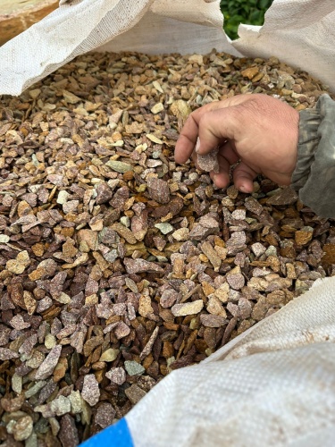 Златолит персиковый декоративная каменная крошка купить в Тюменской области