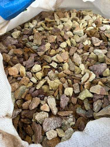 Златолит персиковый декоративная каменная крошка купить в Тюменской области