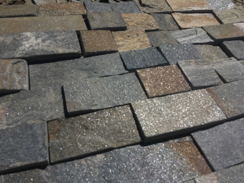 Плитка пилёная златолит Уральский для цоколя, отмостки купить в Тюменской области