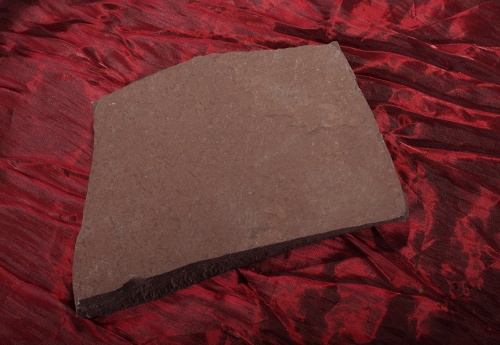 Плитняк лемезит бордовый для цоколя 1,5-2 см купить в Тюменской области