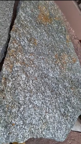 Плитняк златолит серебристый для цоколя, отмостки купить в Тюменской области