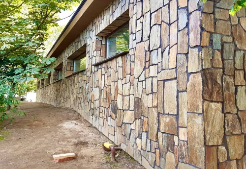 Плитняк кора дерева для цоколя, отмостки купить в Тюменской области