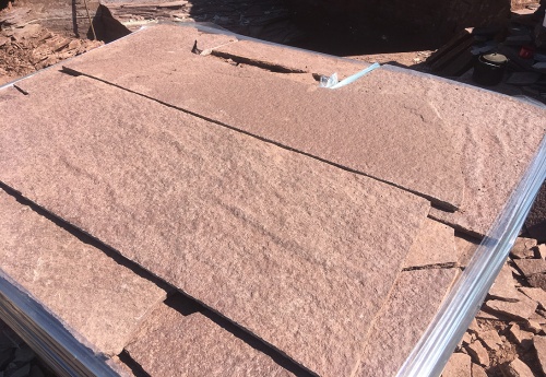 Плитняк лемезит бордовый для цоколя 1,5-2 см купить в Тюменской области