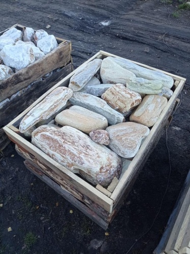 Златолит жёлтый, жёлто-зелёный глыбки и валуны для ланшафтного дизайна купить в Тюменской области