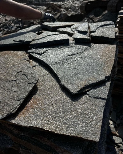 Плитняк златолит серебристый для фасада купить в Тюменской области