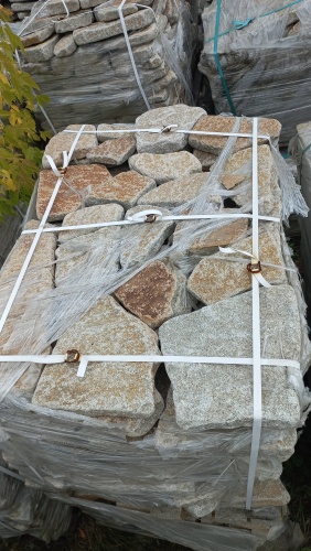 Плитняк галтованный гранитный для ландшафтного дизайна купить в Тюменской области