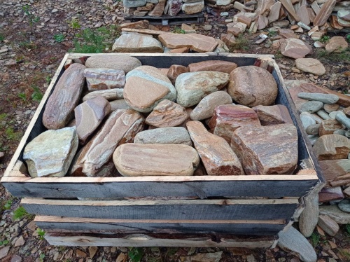 Златолит жёлтый, жёлто-зелёный глыбки и валуны для ланшафтного дизайна купить в Тюменской области