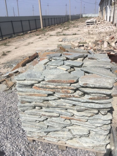 Златолит серебристый галтованный для лестниц купить в Тюменской области