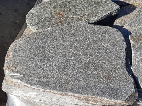 Златолит серебристый галтованный для лестниц купить в Тюменской области