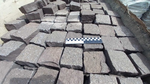 Лемезит колотая брусчатка 10 * 10 см. для парковки купить в Тюменской области