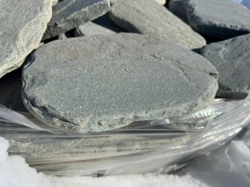 Плитняк златолит зелёный галтованный для мощения на бетон купить в Тюменской области